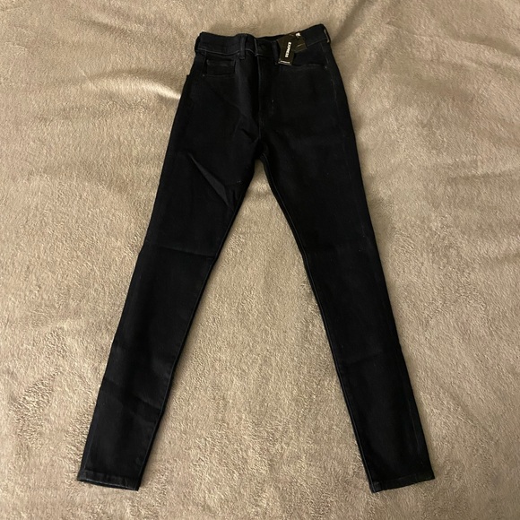 SPARKLY Express dark wash skinny jeans NWT!